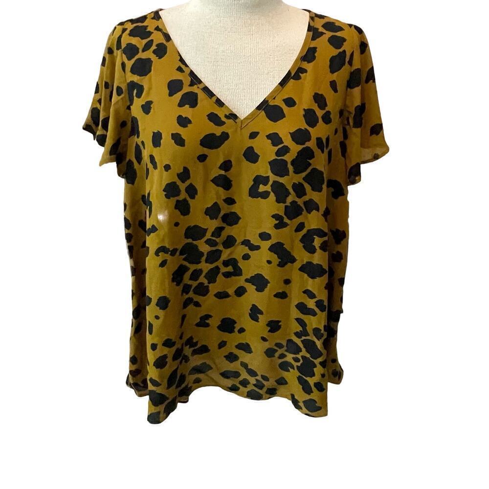 Buddy Love NWT Leopard Lightweight Blouse Short Sleeve Size Medium